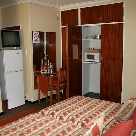 Tamboti House Hotel Malalane Exterior photo